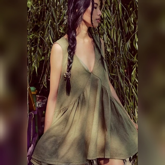 Free People Dresses & Skirts - Olive Green Sleeveless V-Neck Swing Dress